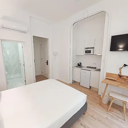 Aparthotel Laa *