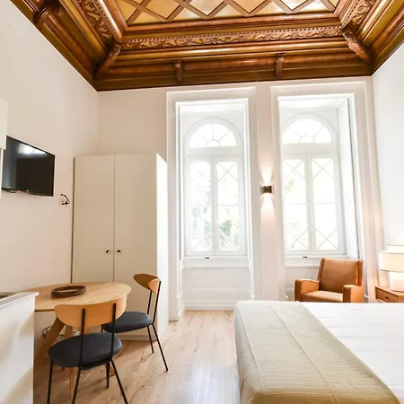 Aparthotel Laa *